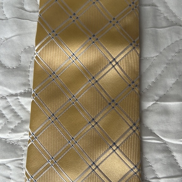 Arrow pale yellow tie - Picture 3 of 3
